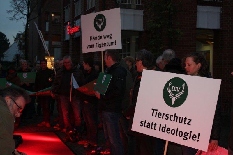 Wir demonstrieren gegen Herrn Remmel!!!