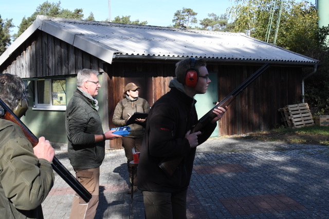 100 Tauben Schießen