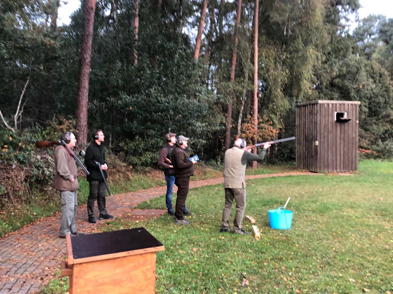 100 Tauben Schießen