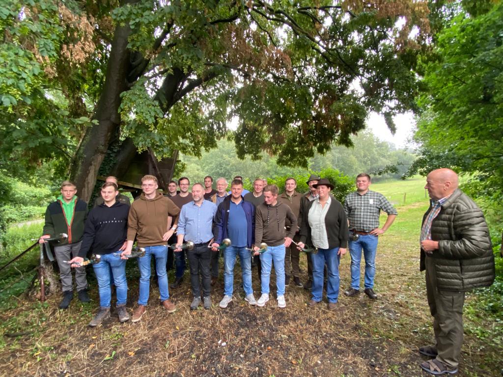 blaeserhutabzeichen-gruppenfoto-3-mit-lunnemann.jpeg